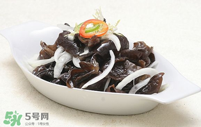 洋蔥和木耳可以一起吃嗎？洋蔥可以和木耳一起炒嗎？