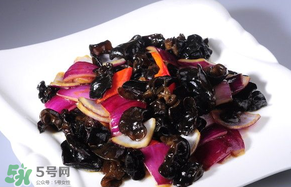 洋蔥和木耳可以一起吃嗎？洋蔥可以和木耳一起炒嗎？