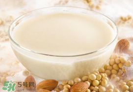 香椿和豆?jié){能一起吃嗎？喝豆?jié){可以吃香椿炒雞蛋嗎？