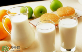 香椿和豆?jié){能一起吃嗎？喝豆?jié){可以吃香椿炒雞蛋嗎？