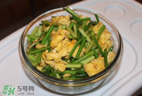 香椿和蒜苔能一起吃嗎？香椿蒜苔的做法