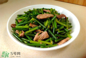 香椿和蒜苔能一起吃嗎？香椿蒜苔的做法