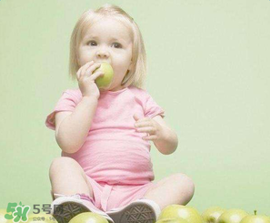 四個(gè)月的寶寶可以喝果汁嗎？寶寶四個(gè)月能喝果汁嗎？