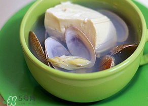 花甲能和豆腐一起吃嗎？花甲和豆腐能一起吃嗎？