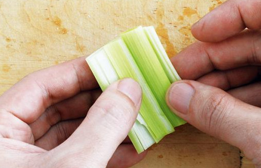 蒜苗怎么切？蒜苗如何切