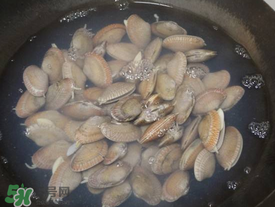 花甲不開口能吃嗎？花甲不開口是不是死了？