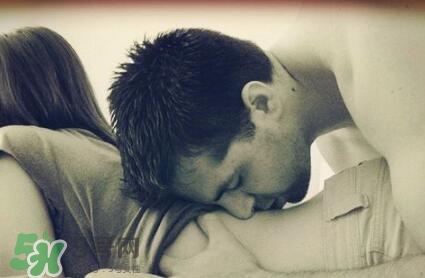 什么時候第一次性行為合適？第一次性行為的年齡