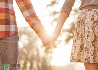 戀愛期間哪些玩笑不能開？戀愛期間要會說這幾句美妙的情話