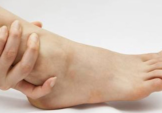 痛風(fēng)有什么癥狀？女性痛風(fēng)的初期癥狀