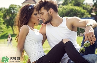 戀愛期間哪些玩笑不能開？戀愛期間要會說這幾句美妙的情話