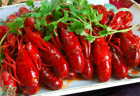 小龍蝦去頭還是不去頭？小龍蝦是吃去頭的好還是不去頭的好？