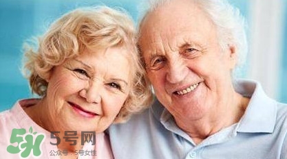 牙齒松動(dòng)怎么回事？牙齒松動(dòng)是什么原因呢