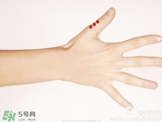 來(lái)月經(jīng)想睡覺(jué)是咋回事？為什么月經(jīng)期間很困