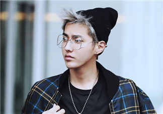 jinnnn眼鏡正品多少錢(qián)？jinnnn眼鏡專柜價(jià)格