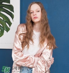 燙什么頭發(fā)好看,燙什么發(fā)型顯年輕2017 燙什么頭發(fā)好看,燙什么發(fā)型顯年輕2017