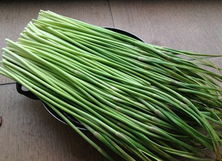 怎樣腌蒜苔才好吃？家常腌蒜苔的方法