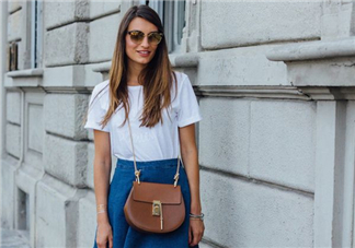 牛仔裙搭配什么鞋子？牛仔裙配什么鞋好看？