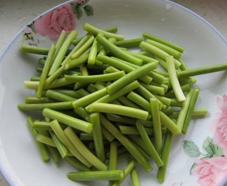 蒜苔怎么處理？蒜薹炒之前要怎么處理