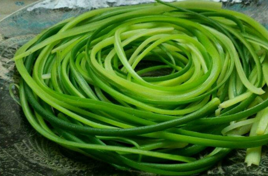 蒜苔是發(fā)物嗎？蒜苔是不是發(fā)物