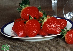 蝦爬子和草莓能一起吃嗎？吃完蝦爬子能吃草莓嗎？