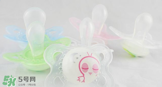 奶瓶的奶嘴多久可以換呢？寶寶的奶嘴需要換幾次？