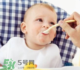 寶寶輔食要加鹽嗎？寶寶輔食能不能加鹽？