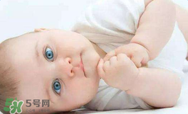 寶寶有鼻屎不通氣怎么辦？寶寶有鼻屎鼻塞怎么辦？