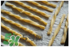 適合寶寶吃的小餅干怎么做？寶寶能吃的小餅干怎么做？