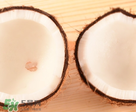 椰子外殼發(fā)霉了還能吃嗎?椰子外殼發(fā)霉了還能喝嗎? 椰子外殼發(fā)霉了還能吃嗎?椰子外殼發(fā)霉了還能喝嗎?