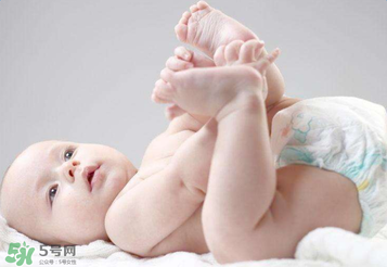 媽媽病毒性感冒需要停止喂奶嗎？媽媽感冒了喂奶需要注意什么？