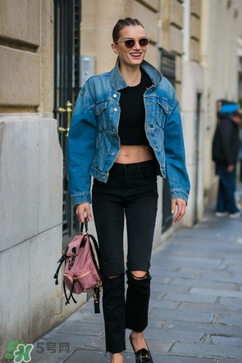 露臍裝怎么搭配？露臍裝怎么搭配好看？