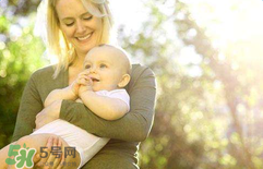 家長(zhǎng)什么時(shí)候可以帶寶寶進(jìn)行戶外活動(dòng)？寶寶最佳的戶外運(yùn)動(dòng)時(shí)間是什么？