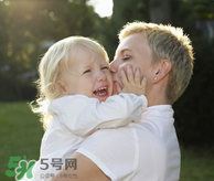 家長(zhǎng)什么時(shí)候可以帶寶寶進(jìn)行戶外活動(dòng)？寶寶最佳的戶外運(yùn)動(dòng)時(shí)間是什么？