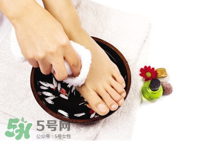  艾葉泡腳有什么禁忌？艾葉泡腳的禁忌