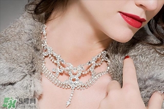 隔離霜和妝前乳都要用嗎？隔離霜和妝前乳哪個好