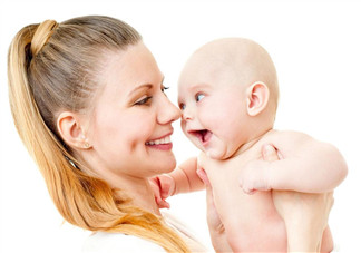 媽媽病毒性感冒需要停止喂奶嗎？媽媽感冒了喂奶需要注意什么？