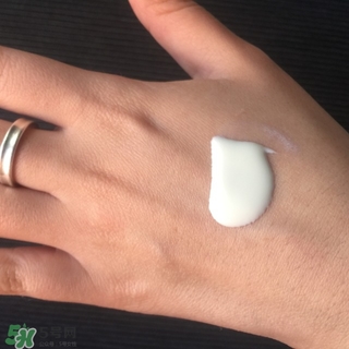 隔離霜和妝前乳都要用嗎？隔離霜和妝前乳哪個好