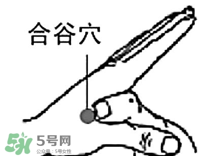 媽媽病毒性感冒需要停止喂奶嗎？媽媽感冒了喂奶需要注意什么？