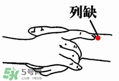 媽媽病毒性感冒需要停止喂奶嗎？媽媽感冒了喂奶需要注意什么？