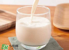 蠶豆和牛奶可以同吃嗎？吃蠶豆可以喝牛奶嗎？