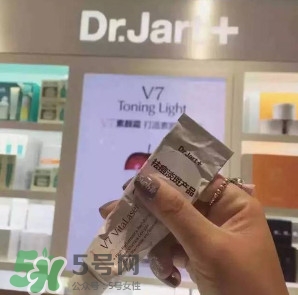 蒂佳婷V7美白霜的危害 蒂佳婷V7美白霜怎么樣 蒂佳婷V7美白霜的危害 蒂佳婷V7美白霜怎么樣