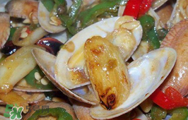 花甲能和白酒一起吃嗎？花甲和白酒在一起會(huì)食物中毒嗎？