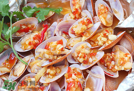 花甲能和白酒一起吃嗎？花甲和白酒在一起會(huì)食物中毒嗎？