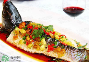 花甲可以和魚一起吃嗎？花甲和魚能一起吃嗎？