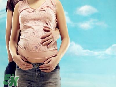 孕婦摸肚子對(duì)胎兒有什么危害嗎？孕婦摸肚子的正確方法？