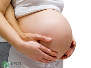 孕婦摸肚子對(duì)胎兒有什么危害嗎？孕婦摸肚子的正確方法？