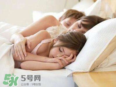 和老公愛愛時被孩子發(fā)現(xiàn)怎么辦？和老公愛愛的囧事