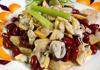 花甲能和白酒一起吃嗎？花甲和白酒在一起會食物中毒嗎？