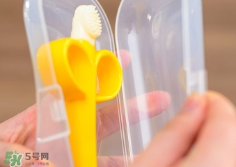 mathos loreley硅膠香蕉型黃色牙膠怎么樣_好用嗎 mathos loreley硅膠香蕉型黃色牙膠怎么樣_好用嗎