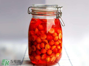 櫻桃酒葡萄酒合在一起好嗎？櫻桃酒和葡萄酒的區(qū)別